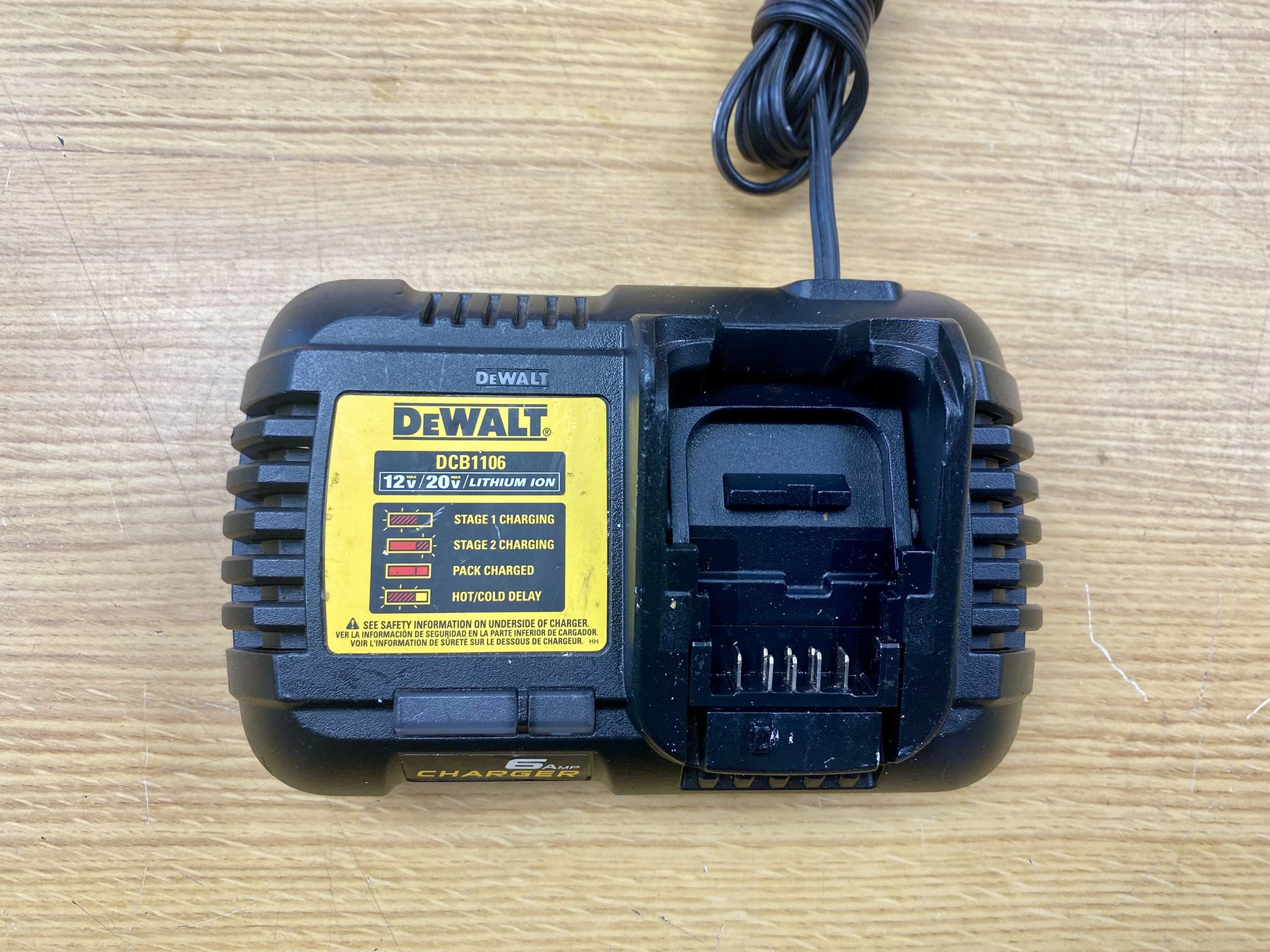 DEWALT DCB1106 6-Amp MAX Fast Charger for 12V / 20V / FLEXVOLT Battery Packs