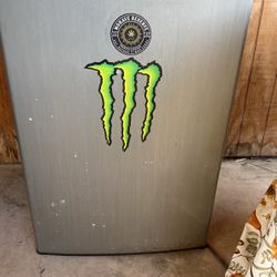 Bar Mini Fridge With Mini Freezer 