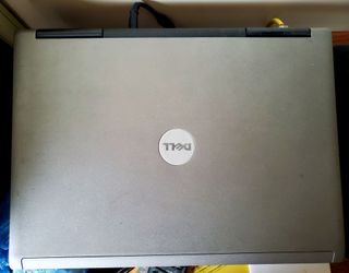 Complete Dell Latitude D830 15.4"/2.40GHz/4GB/120GB/DVDRW/WiFi/Serial DSUB/Win 10 Pro