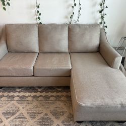Rooms To Go Beige Sectional Couch 