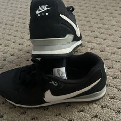 Nike air waffle trainer size 9 US