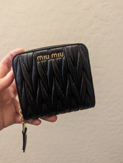 Miu Miu Portafoglio lampo Matelasse Bifold wallet