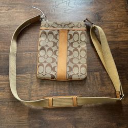 $15 Coach Signature Courier Crossbody Crossbody Bags
