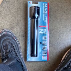 Mag lite 2d Cell Flashlight