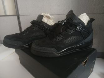 Youth Shoe Size 5.5 Jordan's 