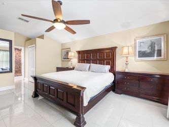 King Size Bedroom with Mattress & Boxspring