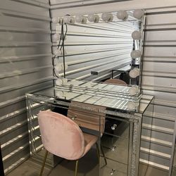Beautiful Vanity Set 