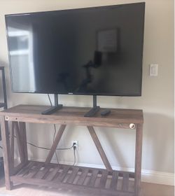 Samsung Large Flat Screen 70 inches TV