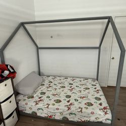 Full Size Wooden House Bed 