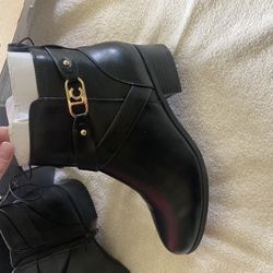 Brand New Size 7 Boots