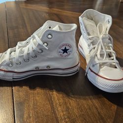 Womans  White Converse Chuck Taylor All Star 
