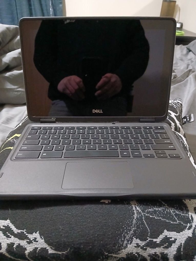Dell Chromebook 2in1 With Charger