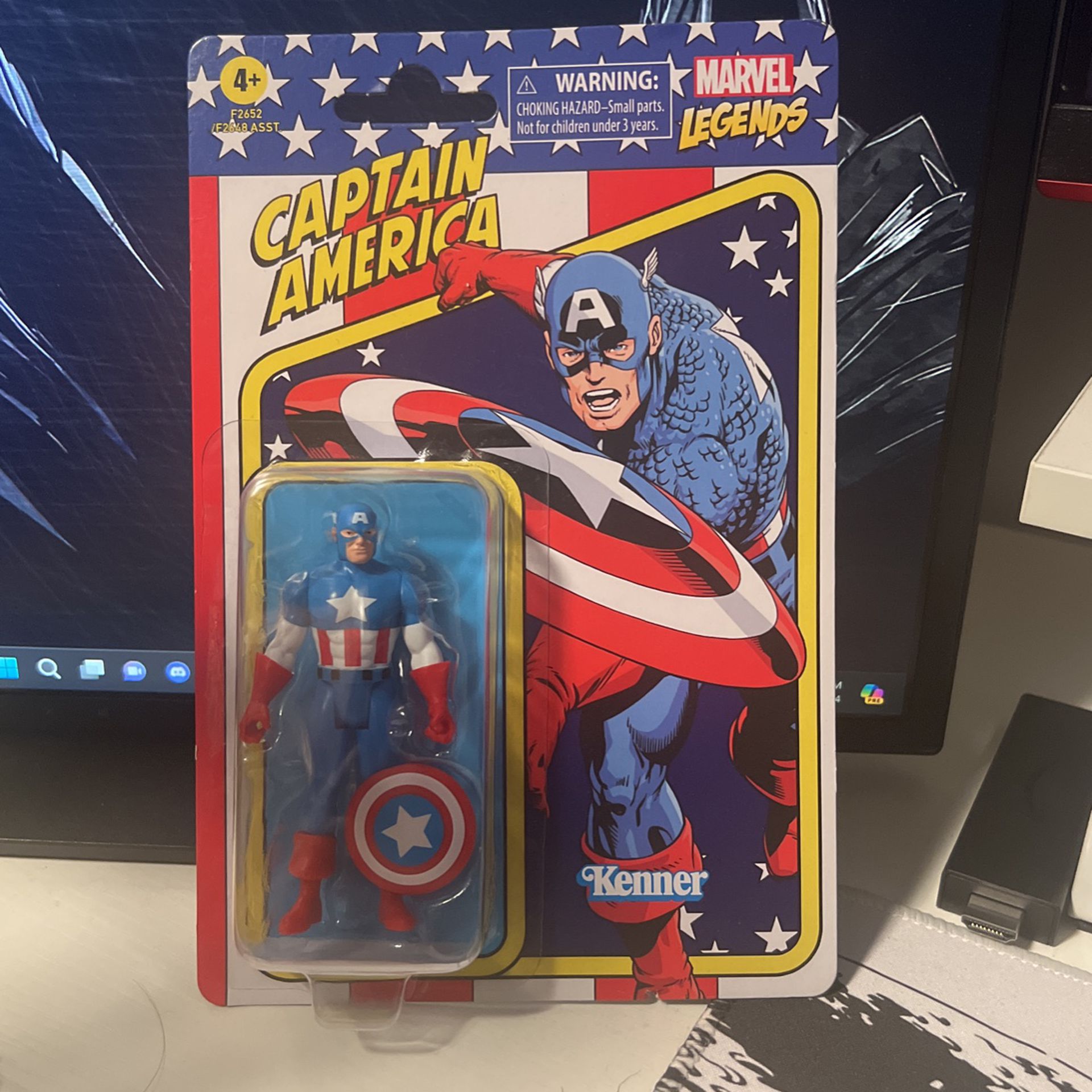 Captain America Marvel Legends Retro Figurine