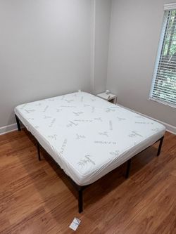 ​FREE Queen Mattress - MUST PICK UP THURSDAY (Palazzo East)