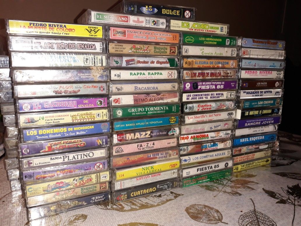 Muchos cassettes de compra y venta $$$