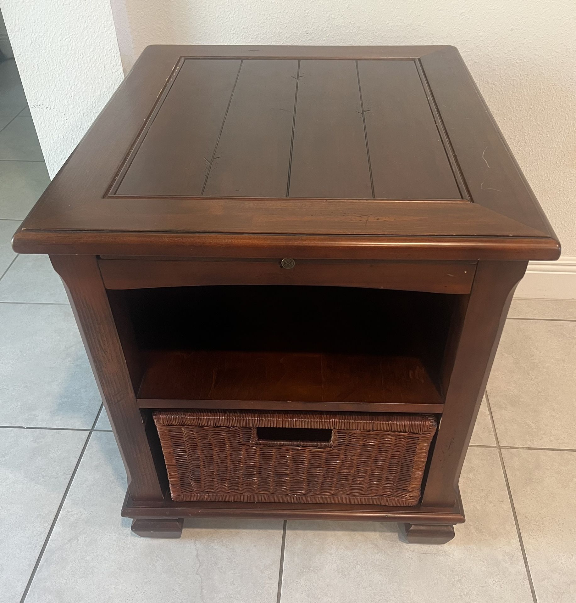 Wooden end Table With A Basket