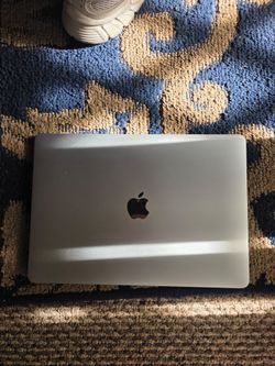 Apple MacBook Air 13" Silver 8GB RAM 256GB Space