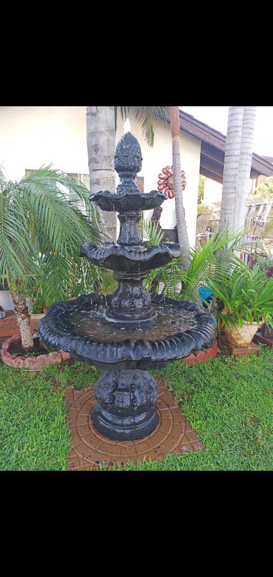 New 6ft Round Water Fountain 