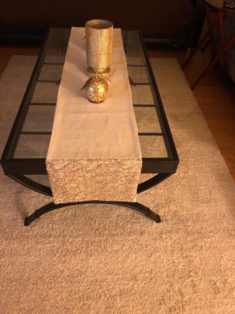 Coffee table 2 lamps two and 2 end side tables