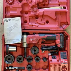 MILWAUKEE 2677-21 M-18 FORCE LOGIC 6T Knockout Tool 1/2"-2" Kit