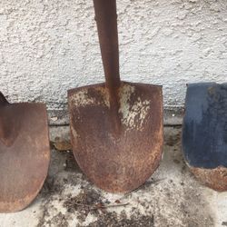 round digging shovel