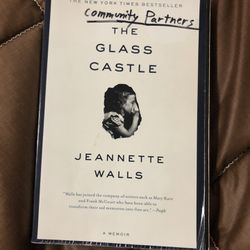 The Glass Castle by Jeanette Walls (paperback)