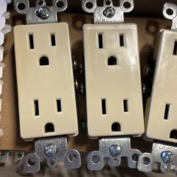 Leviton Duplex Outlet - Full Box