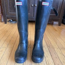 Ladies size 9 tall black Hunter Boots p/u Jamison see pics some wear but no holes pu Jamison PA