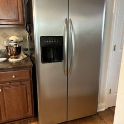 Frigidaire Refrigerator