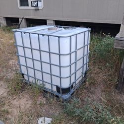 275-gallon IBC storage tote. Potable Water Only