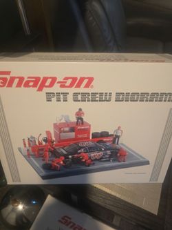 Snap on pit crew diorama