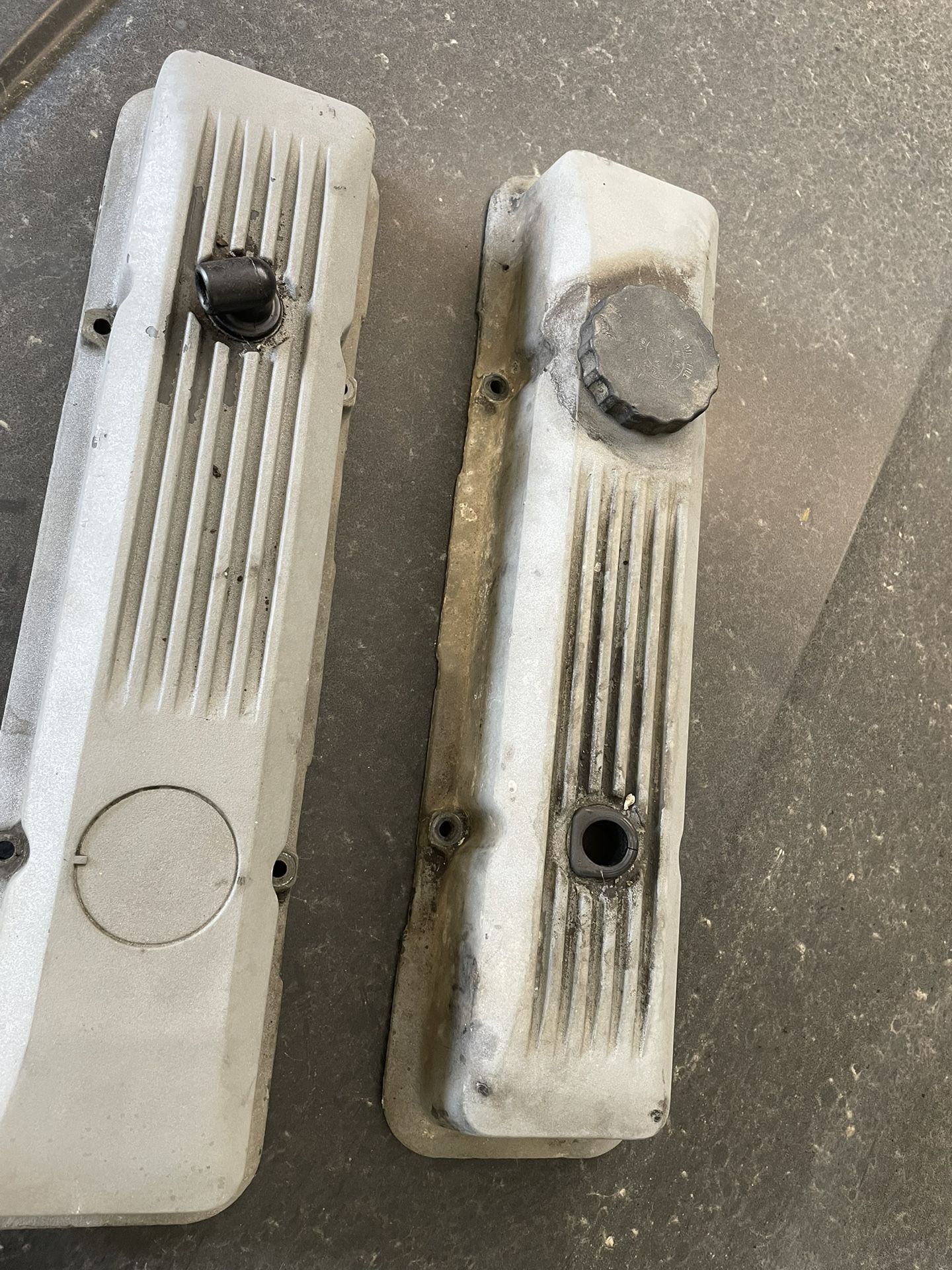 Chevy 350 Engine Valve Covers.. Magnesium for Sale in Tulare, CA OfferUp