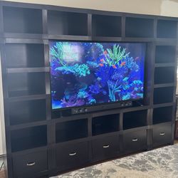Entertainment center 
