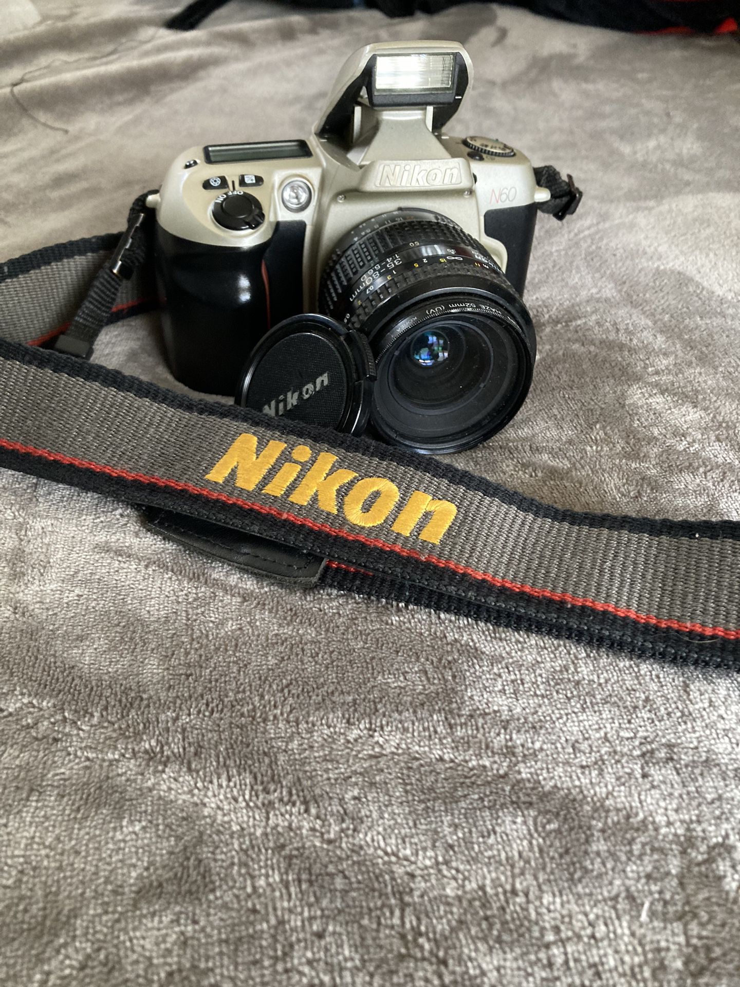 Nikon. N60 35 Mm Films 