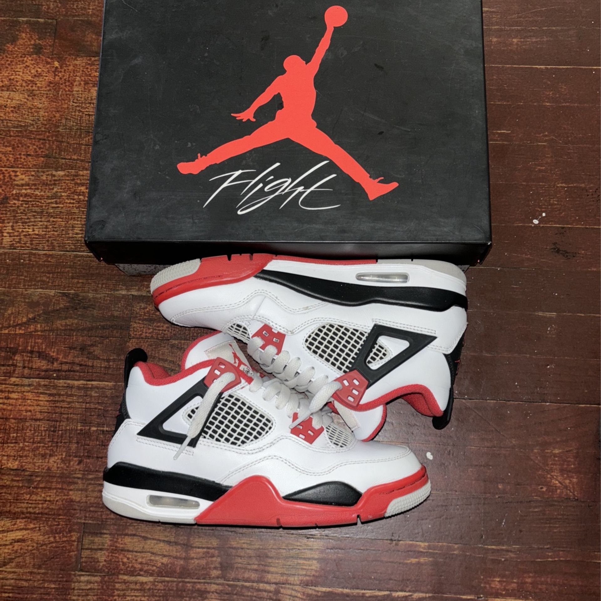 Jordan 4 Fire Reds