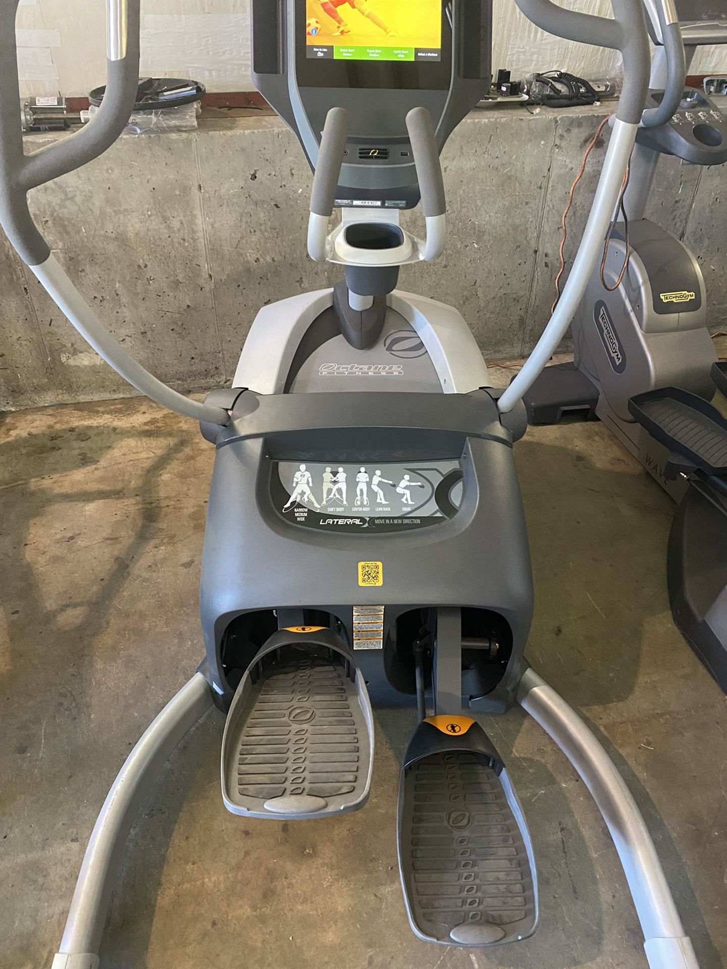 Octane fitness LateralX LX8000 elliptical