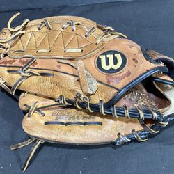 Wilson 11.5 Inch Baseball Glove Used Broken In 