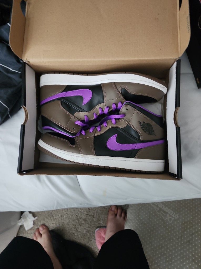 Jordan 1 Purple Mochas