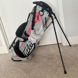 Titleist Women’s Players 4 Carbon Stand Golf Bag 