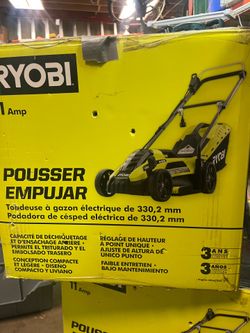Electric lawnmower