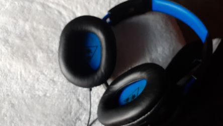 Turtle Beach head set for play station 4 good condition