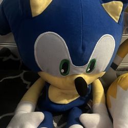 Sonic  plush 