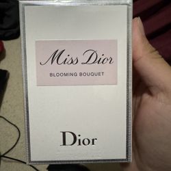 Miss Dior Blooming
