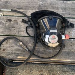 3M Scott Safety E-Z Flo regulator and AV-series facepiece