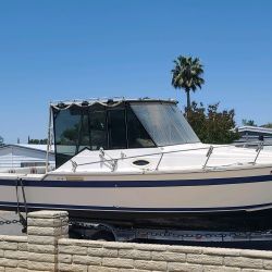 28 FT - LUHRS FISHING BOAT