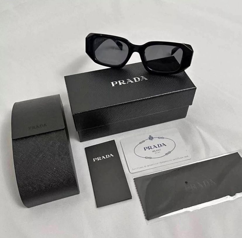 Prada Sunglasses®️