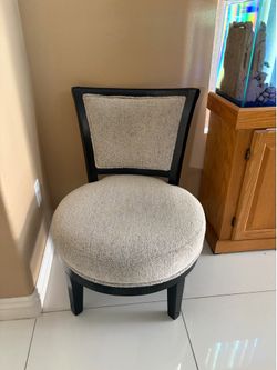 2 sofa chairs