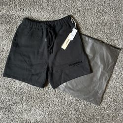 Short. L ESSENTIAL