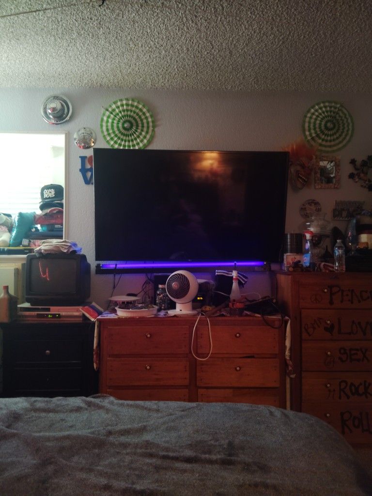 Lg 65 In Smart TV With Remote