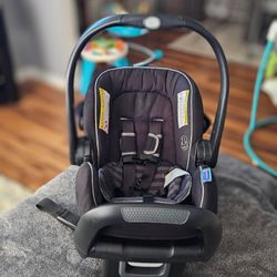 Graco Car Seat/Base